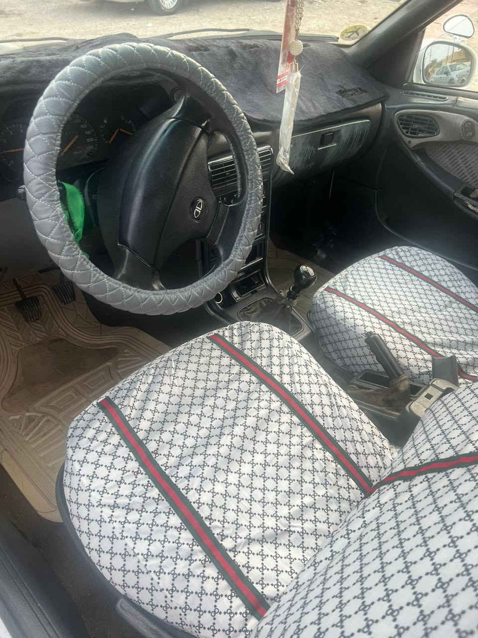 بس 19 ورقه 
دايو اسبرو موديل 1994 أبيض محرك فل 16 كير عادي رقم كركوك سنويه عضم عاج بشرط التحويل والغرامات صدر امامي خلفي جديد باتري جديد كهربائيات شغاله تراي بشرط داخل جديد ستيرن پور سياره جاهزا بدون حادث عنوان السياره في كركوك بيع سريع 19 ورقه وبيها مجال قليل وشايف خير الي يأخذها سياره بلاش 
***********
