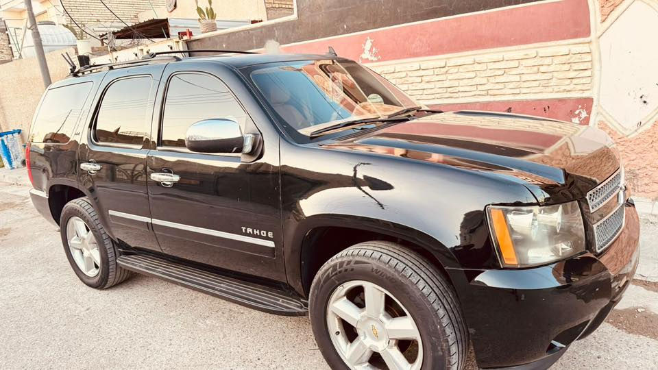 السلام عليكم تاهو للبيع موديل 2014 اصل اصل مكفوله من فتح والكص والنتربول والعشاير سياره جديده معنه الكلمه احله من الصور مناقصه ربع كبل للشارع سياره جاهزه عنوان بغداد ب 108 وبيه مجال تأمرون امر 
*********** اتصل وتأمر
