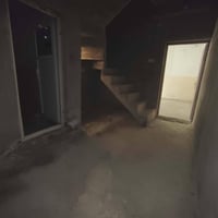 مشتمل لليجار طابق واحد.    :الموقع الحسينية  السكلات منطقة 14قريب عله ...