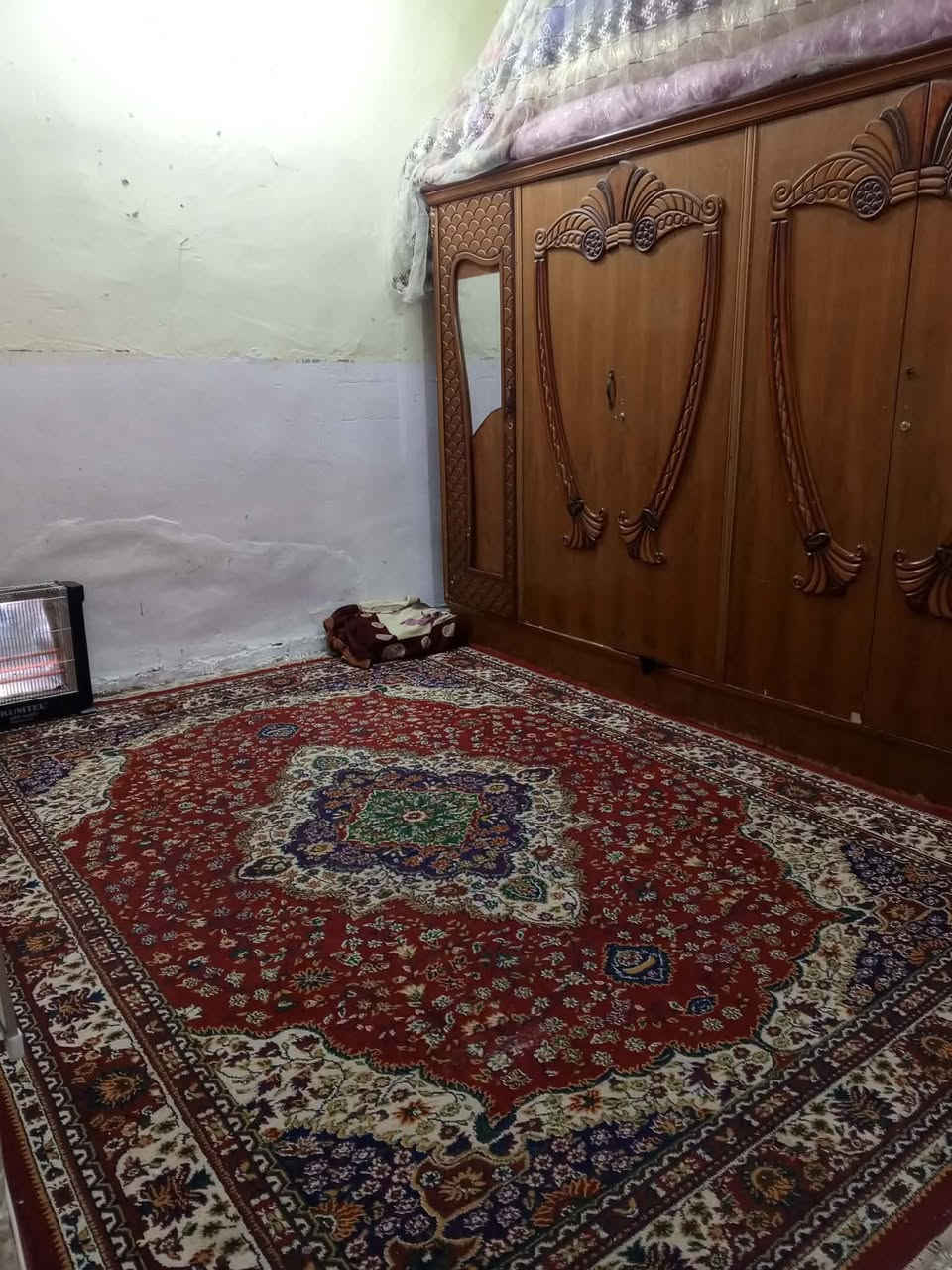 يا الله 

دار للبيع ( 200 )متر حي النداء قرب العلوه مال بيت حصموت 

متكون من 

طارمه ومطبخ واستقبال وصاله وثلاث غرف نوم اثنين جوه واحده فوك وصحيات ومنور 

السعر 100 وبي مجال للشراي

للتواصل والاستفسار اتصل او راسل خاص 
***********
***********

اخوكم ابو نور الدلال 

ادخل للحساب ناشر ابيوت اي بيت ايعجبك راسلني وتدلل 

اعرض عقارك عندنا ودع لنا التسويق 

عنوان المكتب سيد جميل شارع 20 مقابيل أسواق امير
