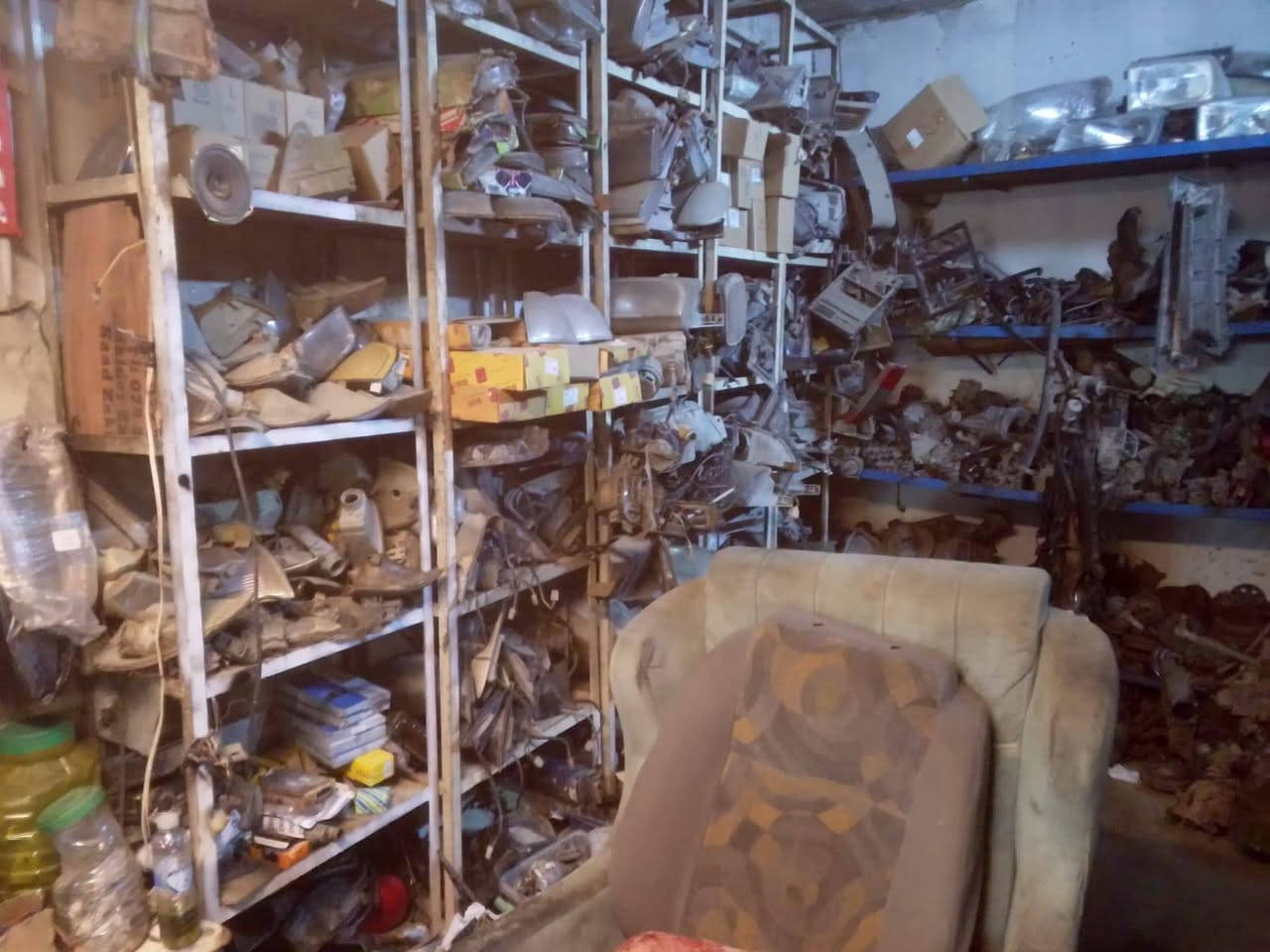 السلام عليكم محل الأخوين لبيع الأدوات الأحتياطيه السيارات قديم جديد برنس سيفيه اوبل عام دايو عام سوناتا
ابو كرار *********** عنوان كسره وعطش الشارع لاول أول فرع عل يمين
