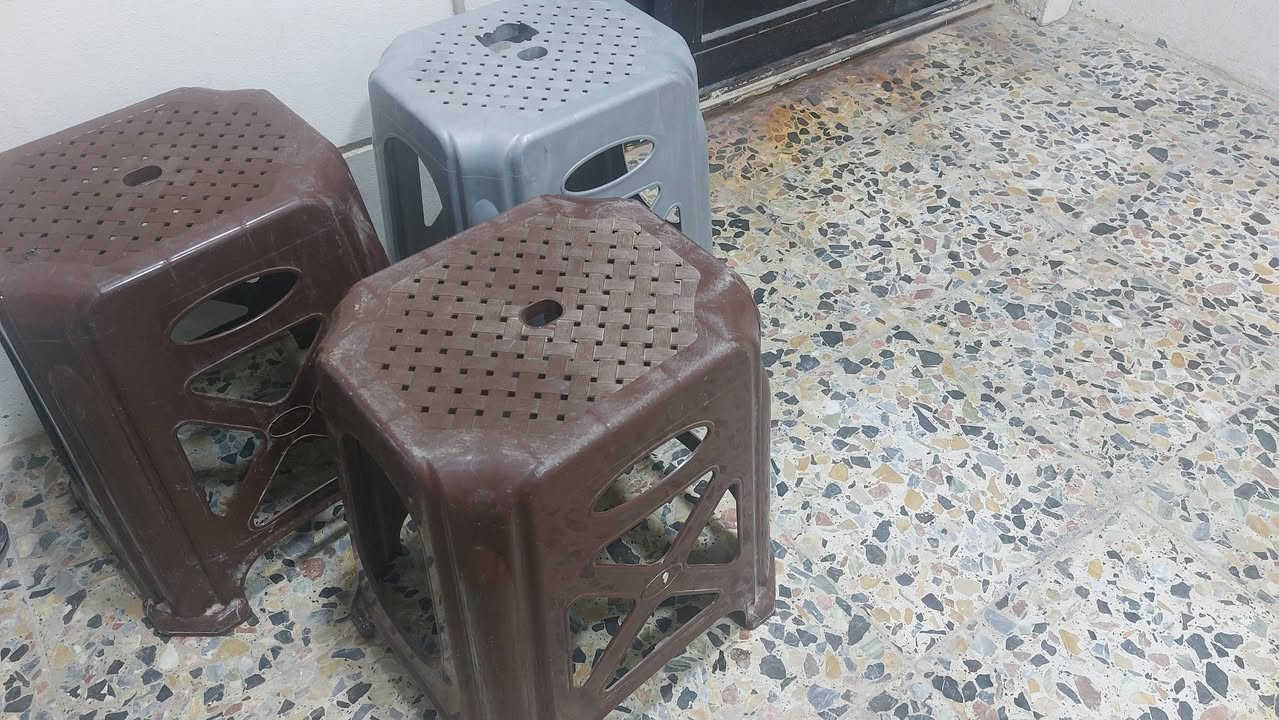 عندي 3 طبلات اريدهن ب 10 الي يريد يتصل مكاني كربلاء حي شهداء سيف سعد وهاذا رقمي  ***********
