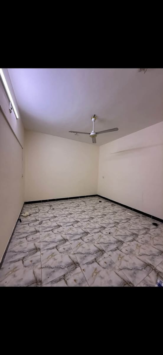 🏡 للإيجار في السيدية – فرصة مميزة للسكن 🏡
✨ دار سكنية بمساحة 80 متر مربع
جاهزة للسكن وفي موقع مناسب داخل السيدية.

🔹 تتكون من:
🛏️ 3 غرف نوم
🍽️ مطبخ كبير
🛋️ صالة مريحة
🚿 خدمات

✅ مناسبة للعوائل
✅ موقع مميز وقريب من الخدمات

📍 مكتب قمر للوساطة العقارية
نوفر جميع عروض الإيجار في مختلف مربعات السيدية.

📌 العنوان: مدخل شارع الآمن

📞 للاستفسار والحجز:
***********
📲 متوفر واتساب

⭐ لا تفوّت الفرصة... تواصل الآن لحجز موعد المعاينة.
