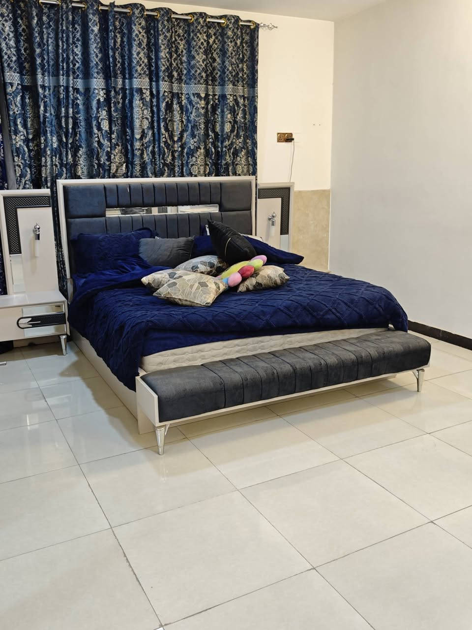 غرفه نوم جديده مامستعمله  للبيع


**إذا كنت صاحب هذا الإعلان وتريد حذفه لأي سبب، رجاءا أرسل رسالة إلى الدعم الفني**