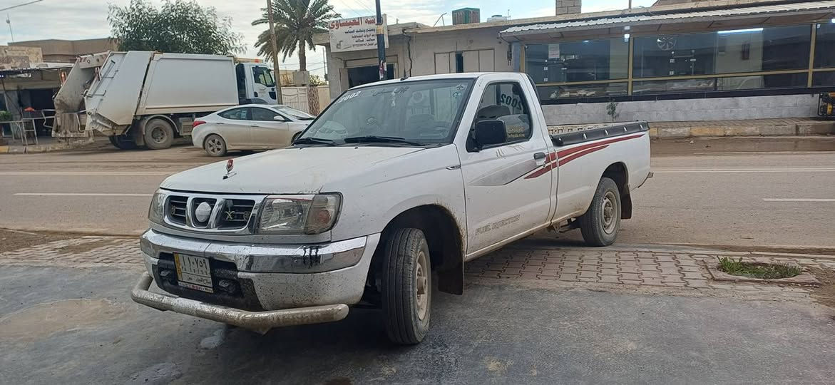 سلام عليكم نيسان شلج موديل 2001 تك قماره بيها جاملغ صبغ كير شرط محرك بي خيط بخار تبريد بلادي كهربائيات كلها بوظع الشركة سعر ٨٠ وبيها مجال مكانها مكيشيفة اتصال فقط*********** تكريت, صلاح الدين
