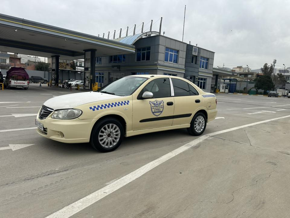 بەناوی خوا نیسان سەنی ٢٠٠١ بیلاد سپی  سەیارەکە زۆر جوانەو ماڵی دۆستە گیڕ و مەکینەو تەبریدو تەقەو ڕەقە هەموو گیانی بەشەرتە  زۆر مەزبووتە ماشاللە سەنەوی هەتا ٢٠٣٠ تازەیە سعر ٨٧ گەلا 
***********
***********
