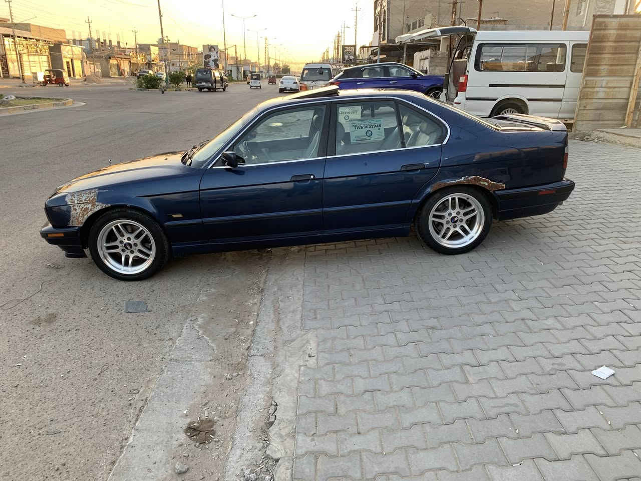بي أم. دبليو حجم 525  مديل 1992 بچم  عريض  مري منفصل مسكر عدل  اصل  بليته او سنويه  رقم. واسط انگليزي بسمي تحويل. شوكه متريد   السياره. مصبوغه. عام للجماليه سنويه. 28 هزه جديدة   كير اوتو مكينه25  او كير. اكسل حاويه شادهن. بيدي.  داخل  رصاصي  كشنات جلد كهرباء  سلايت طكتين شغال. سنتر لوك. ريموت شغال أربعه جام كهرباء   حداديه.  امامي. خلفي جديد. السياره.   بيهة  تخم ويل ام حجم 17 توسايز  او تخم تاير. جديد   دوس ام.  درگه ام. السياره. كامله. شرط  ترايك 200 السياره  كلهة  بلاديه. كامله  السعر 58 بيهة مجال حگ الجيه. لأستفار *********** مكاني بغداد. الحسينيه. مال راشديه
