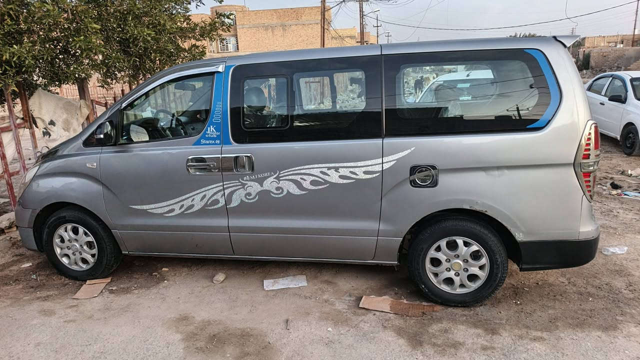 السلام عليكم ستاركس مسكر مكفولة ماعدا الجاملغ الخلفي جه السائق مصفره هيئة وضريبه تخم تاير حداديه تبريد مكانه سوق شيوخ موديل 2014مكينه سبعه باسمي تحويل مباشر سياره جديده وخير من الله ***********
