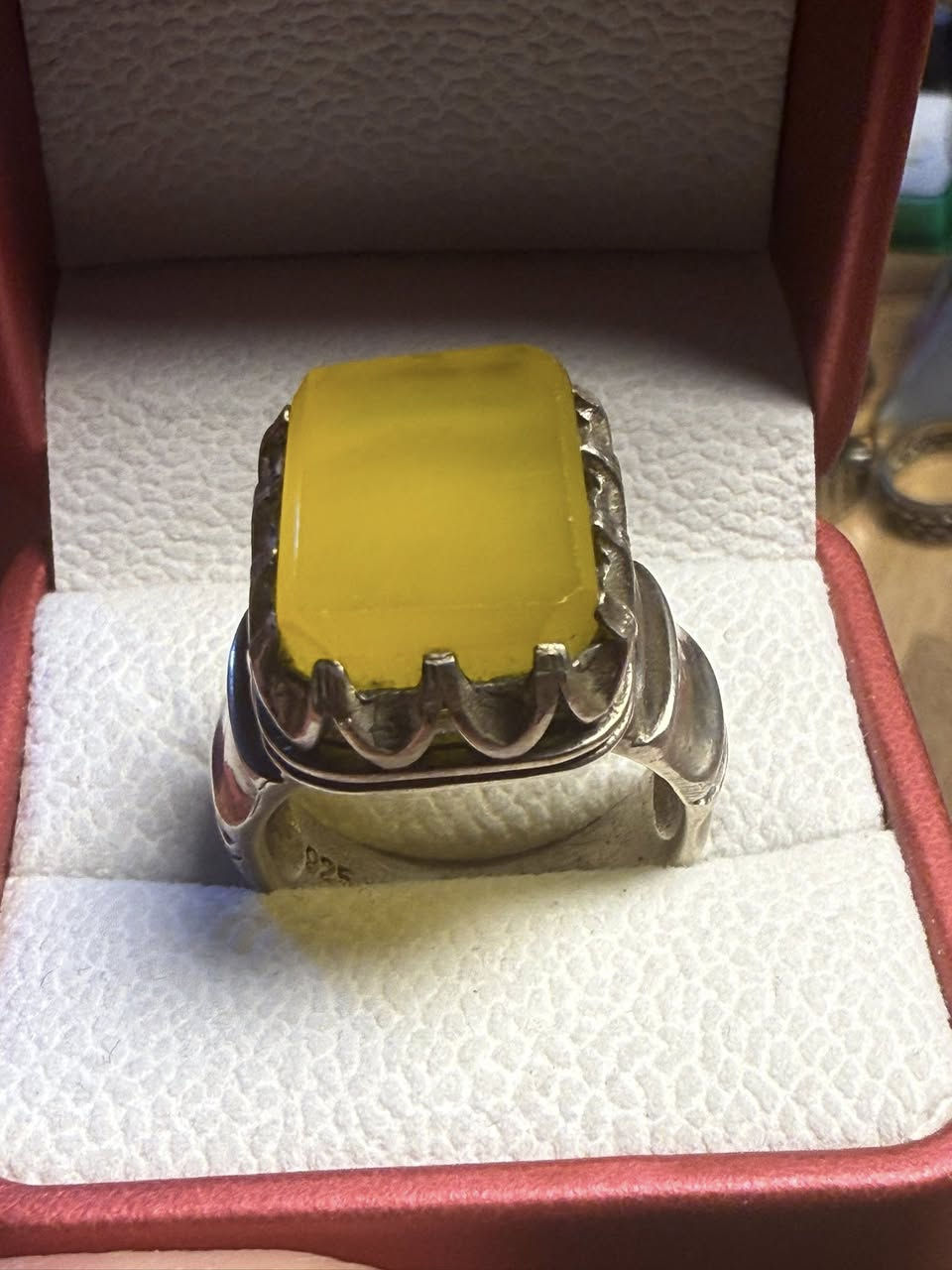 عقيق يماني شرف شمس
للحجر ***********
