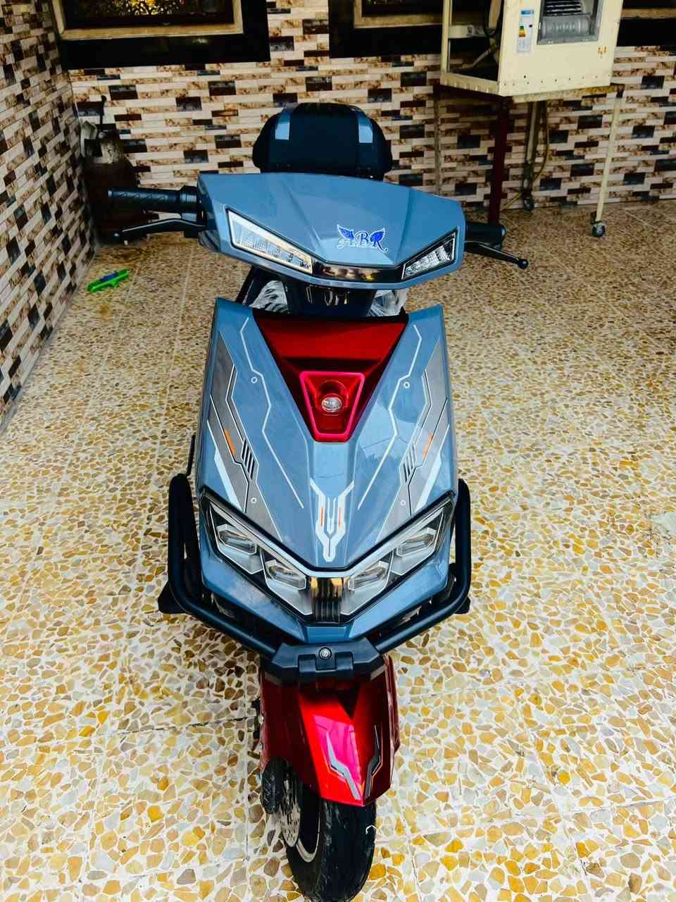 ماطور سكنس نضيف بعده جديد قبل كم يوم اخذته 
بطاريات اجداد كلهن بعدهن سعره800بي مجال لشراي
***********
