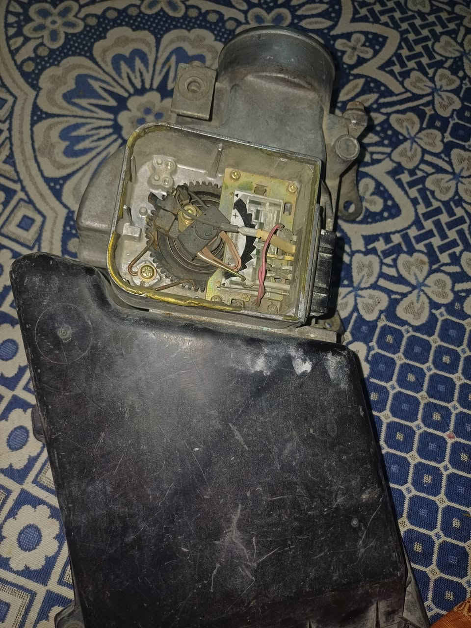 اغراض مازدا 626  8 بخ
نوزلات  50 الف 
اريفلو 30 الف 
كابريتر  40 الف 
ظفيرة داخلية 75 الف 

واتساب 
***********
