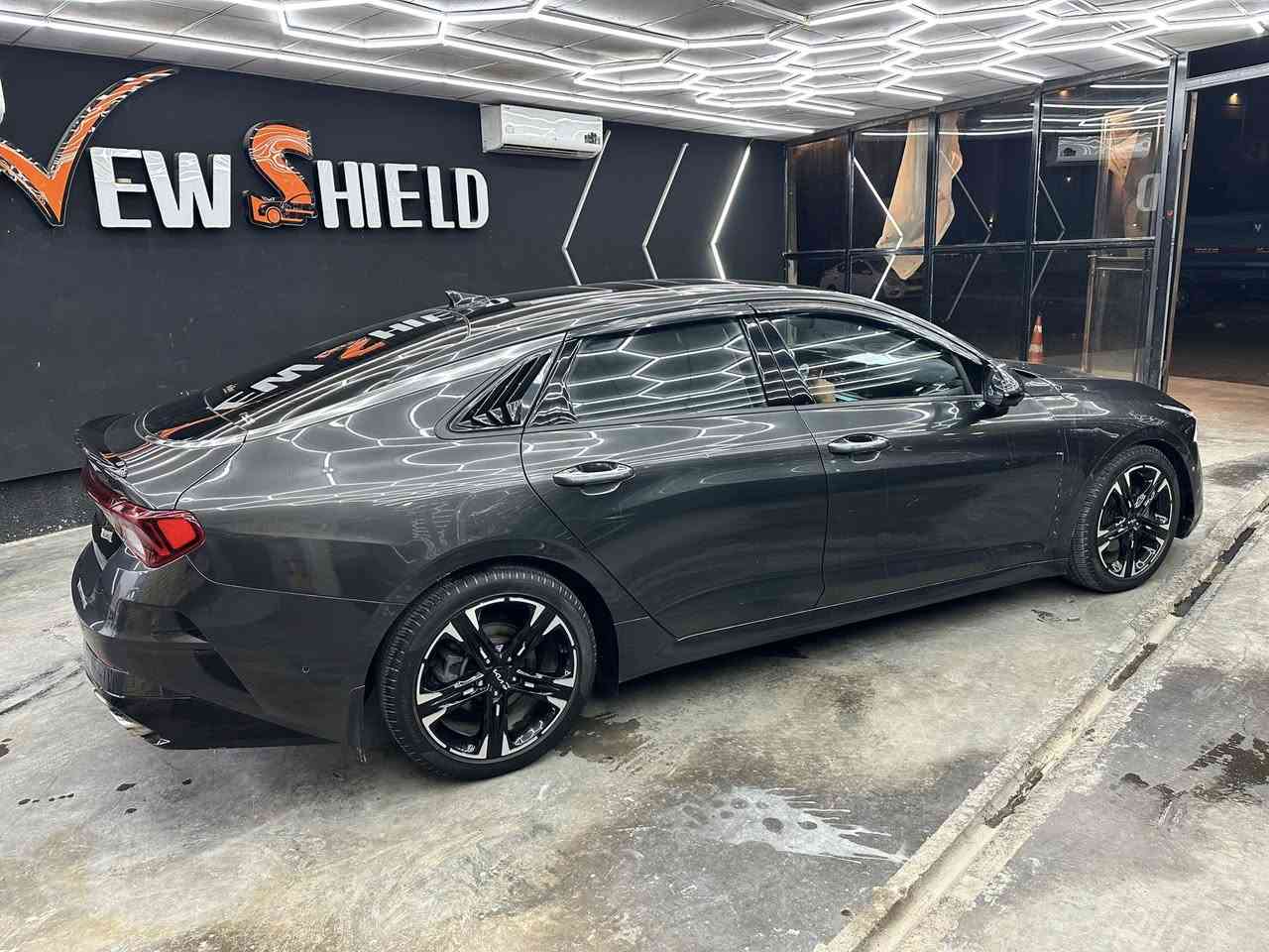 كي فايف K5
موديل 2023 فول موصفات ViP
فئه جي تي لاين اعلى فئه بالمواصفات فول للاخير 
سياره رقم بغداد حره تحويل ثاني يوم
ماشيه 33 
مكينة 1600 تيربو ✈️
الموصفات 
خمس كامرات 
تقديم و ترجع سياره من خلال بصمه 
_شاشه تاب كبيره
_كشن كهربائي
_تدفئة كشنات
_تدفئه ستيرن
_شحن لاسلكي
-رادار 360 
-نقطه عمياء
-توقف ذاتي عند الاقتراب امامي وخلفي 
قياده ذاتيه
تحديد مسار 
مثبت سرعه 
اربع انظمه قياده
سماعات صوت بيوس 
حساسات امامي خلفي
كامرا دوارا 
بنوراما 
اتو هولد 
سايد بريك بصمه 
ترحيب عند الاقتراب
دخول ذكي 
صندوق ذكي متحسس 
بصمه تشغيل
بصمة بيبان 
رادار امامي وخلفي وجانبي
تبريد منفصل
شاشه تبريد بيانو
لايت ثلاث عدسات اصلي لد 
السياره عليها ادامه كامله جاهزه  
حادث بجم مبدل بنيد و زوج جاملغات اماميه بلاديه نفس لون وباقي تصليح درجه اولا و باقي سياره مكفوله 
السعر 148وبيه مجال لشراي (بيع فقط )
اخوان الما يعجبه المنشور يترك كلمه طيبه والرزق على الله
مكاني بغداد  
رقم الهاتف ***********
