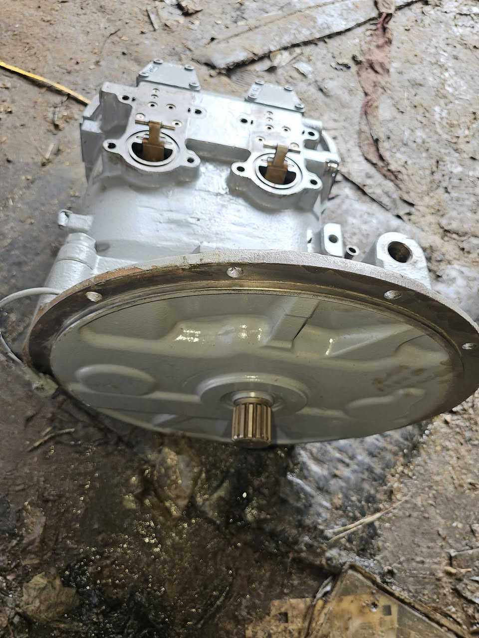 للبيع مظخة هيتاشي بلادية شرط لعمل للاستفسار  ***********
