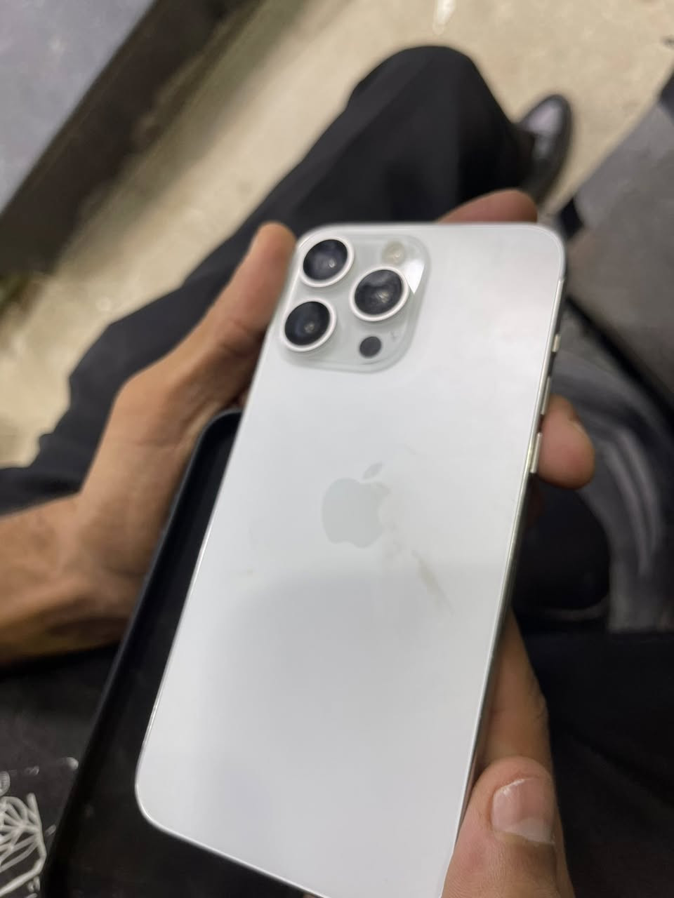 ايفون ١٥ برو ماكس 

ذاكرة ٢٥٦ 

شريحتين وبطاريه ٨٨ اصليه 

مبدل شاشه وضهر فقط 

عيبه شريحه وواي فاي
 
للبيع ٤٠٠ وبي مجال بسيط


**إذا كنت صاحب هذا الإعلان وتريد حذفه لأي سبب، رجاءا أرسل رسالة إلى الدعم الفني**