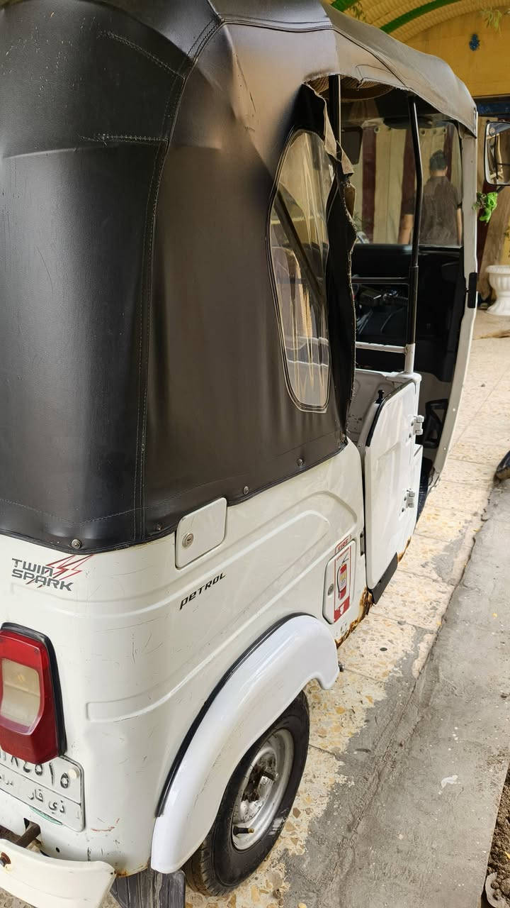 سلام عليكم
 تكتك باجاج للبيع 21 مكينه مفتوحه مره وحده مكفوله من تنقيص و التبخير تكتك خير من الله مكفوله من الضربه والصبغ و المعجون بس اخياس جوه الباب اشويه .للستفسار .
***********
