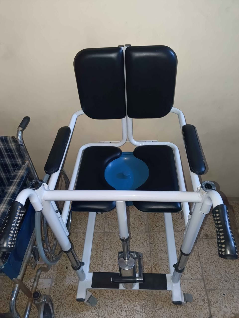 ‎عربانة تواليت أو حمام نقل مريض متعددة الاستعمالات هيدروليكية استعمال قليل السعر 300 الف بغداد‎ Colombo, Sri Lanka


**إذا كنت صاحب هذا الإعلان وتريد حذفه لأي سبب، رجاءا أرسل رسالة إلى الدعم الفني**