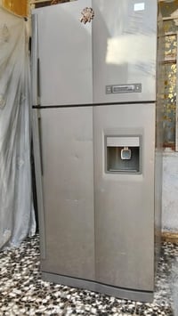 ثلاجه • ٢٨ قدم • ما بيها ضرر