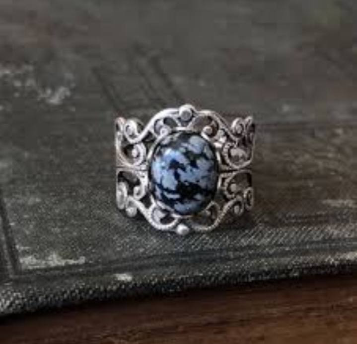 ✨ Snow Obsidian… The Protective Black & White Gem ❄️🖤
✨ حجر الأوبسيدان الثلجي… حجر الحماية والطاقة المتوازنة ❄️🖤
💎 الخصائص:
اللون: أسود مع بقع بيضاء طبيعية تشبه الثلج 🌨️
اللمعان: زجاجي ولمعان جذاب
الأصل: الولايات المتحدة، المكسيك، اليابان
🔹 الطاقة:
حجر الحماية من الطاقات السلبية ويعطي التوازن الداخلي والهدوء النفسي 🧘‍♂️💫
💍 الاستخدام في الحلي:
خواتم، قلائد، أساور… لمسة غامضة وفريدة لكل إطلالة 😍
💰 السعر:
من 15$ إلى 120$ للقيراط حسب الجودة
⚠️ معلومة مهمة:
حجر الأوبسيدان هش نسبيًا، يجب الحذر عند الاستعمال
👇 هل أعجبك هذا الحجر؟
اكتب رأيك في التعليقات 💬
📌 تابع صفحتنا لاكتشاف المزيد من الأحجار النادرة والفريدة 💎🔥


**إذا كنت صاحب هذا الإعلان وتريد حذفه لأي سبب، رجاءا أرسل رسالة إلى الدعم الفني**