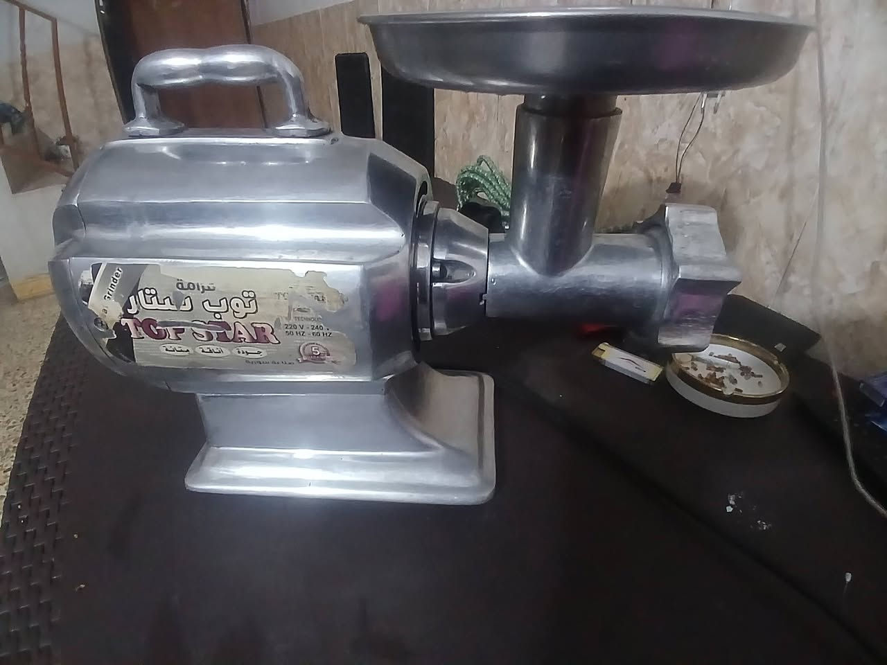مكينه لحم للبيع نضافه اخو الجديد  ما مفتوحه وضمان اسبوع *********** وتساب
