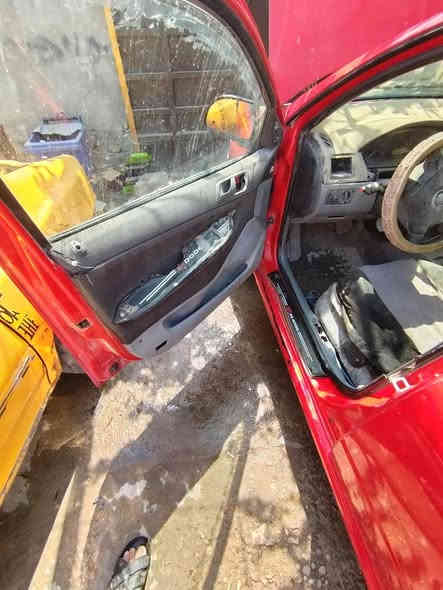 سكودة موديل ٢٠٠٦ محرك امجفت جديد بس بعدني ما شادة بالسيارة تبريد شغال ثلج كير اوتوماتيك بحالة جيدة السعر ٢٥ ورقة العنوان بغداد التاجيات قرب جسر المثنى هاتف *********** هاتف *********** بغداد
