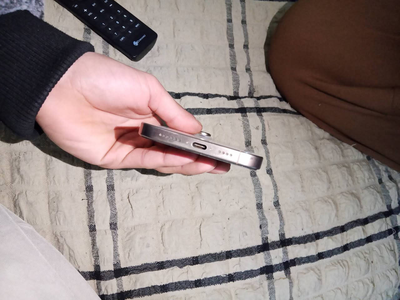 ايفون 16برو ماكس ذاكره 256
بطاىيه:100
دورات شحن :180
نضافه جهاز : 💯 
بعده بمضان الوكاله 
الجهاز ماستر 
سعر :1550 وبي مجال 
 الهاتف :***********
مليون و 550 وبي مجال 

المكان: بغداد
