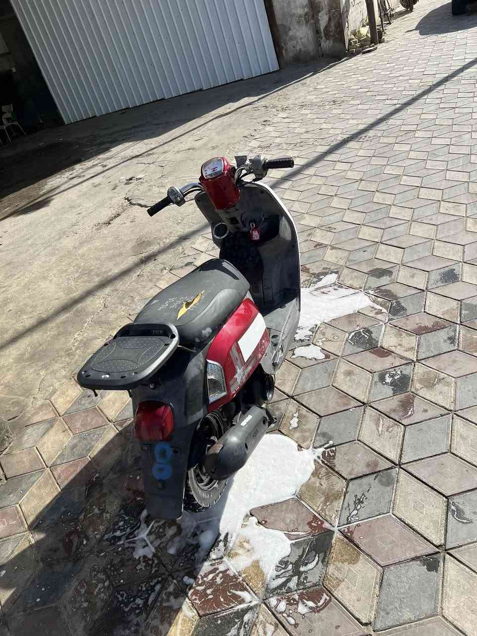 سلام عليكم بوليسي لبيع 50 بلاد مامفتوحه شرط فحص دراجه حاويه سعر خاص رقمي ***********
