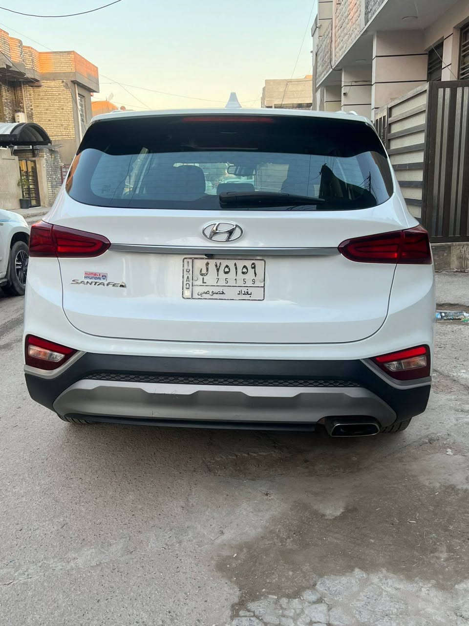 سلام عليكم سنتافيه 2020 رقم بغداد حادثه مرفق بصور

حساسات رادار امامي

هندبريك بصمه

تبريد قطعتين.
 خمسه راكب  

اربعه سلندر  
بيبان ثنين بصمه
كشنات تدفه

كشن الساق كهرباا توقف ذاتي.

اطفا ذاتي

السعر. 215    / رقم ***********
