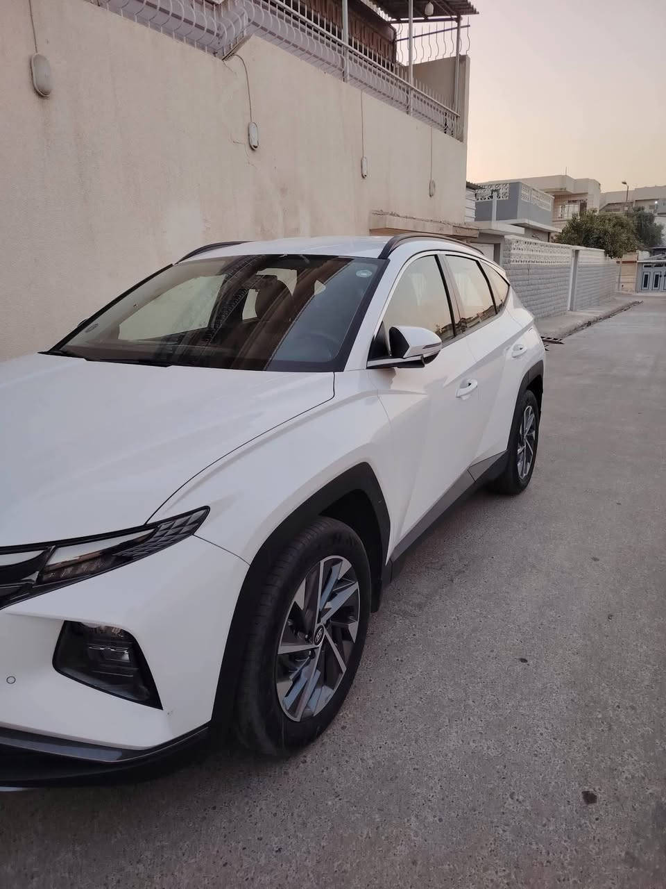 توكسن ٢٠٢١ خليجي
ماشية ٥٦ الف كيلو
بدون ضرر بدون قطره صبغ بدون بارد 
نضام ال ابل كار بلي 
سايد بريك كهرب 
زعنفة 
اوتو هولد 
مانع منحدرات 
بردات ابواب
مري شفط 
ترحيب بل ابواب  
بصمه 
تشغيل تشغيل عن بعد 
شاشة الكترونيه (ديجيتال)
كشنات كهربائي 
تبريد قطعتين 
تلفون شاحن.(وايرليس)
شاشة ايباد . وفول تحكم استيرن وتحديد سرعه 
تحديد سرعه 
تحديد مسار 
رادار امامي وجانبي وخلفي 
اطفاء السياره عند التوقف تلقائيأ
مانع تزحلق
و نظام AUTO HOLD
ويل كروم بلادي حجم R
3 وضعيات للقياده(normal.samrt.sport)

السعر 200$  ***********
