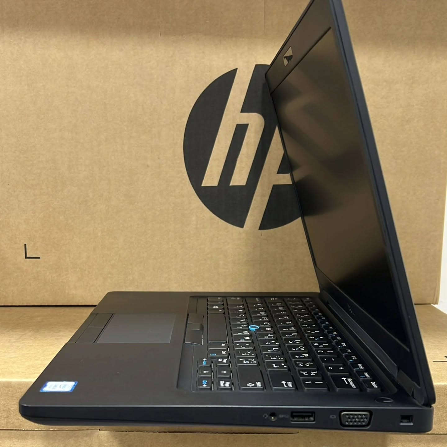 لابتوب سلم خفيف حديث معالج قوي وجيل عالي DELL 5490 Ci5 جيل سابع نظافة عاليه جدا
. 
 السعر ثابت 225 الف  مع التوصيل والحقيبة والشاحن الأصلي 
. 
 النظافة شرط اخو الجديد وعل الفحص وين تريد
مناسب للدراسة والبرامج المكتبية والطباعة والتصفح والامن السيبراني وغيرها من البرامج 
……………………

 المعالج Core i5-7 th جيل سابع
 ذاكرة الوصول العشوائي (الرام) 8GB 
 التخزين( الهارد) SSD 256GB 
 مقاس شاشة 14 انج دقة عالية 
 منفذ HDMI & TYPE C 
 كيبورد  عربي انكليزي
الرام والهارد قابل للتطوير 
…………………………………
***********
