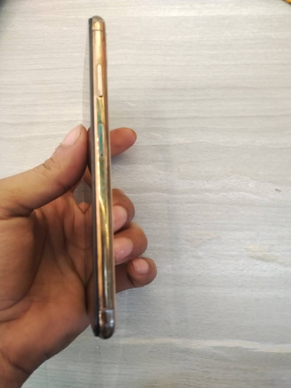 السلام عليكم ايفون اكس ماكس ذاكره 256 شاشه ٣ خيارات بي فطور بل شاشه وشبكه الوايفاي واكفه سيمكارت شغال قيم سعرك مكاني بغداد ***********
