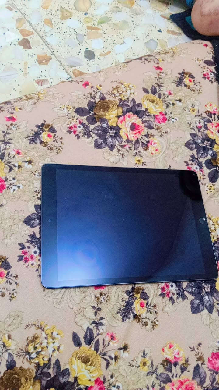 سلام عليكم ايباد 9 للبيع او مراوس ايباد 10 او 11مكفول من الشخط ايباد حيل نضيف السعر 275 او بي مجال الرقم ***********
