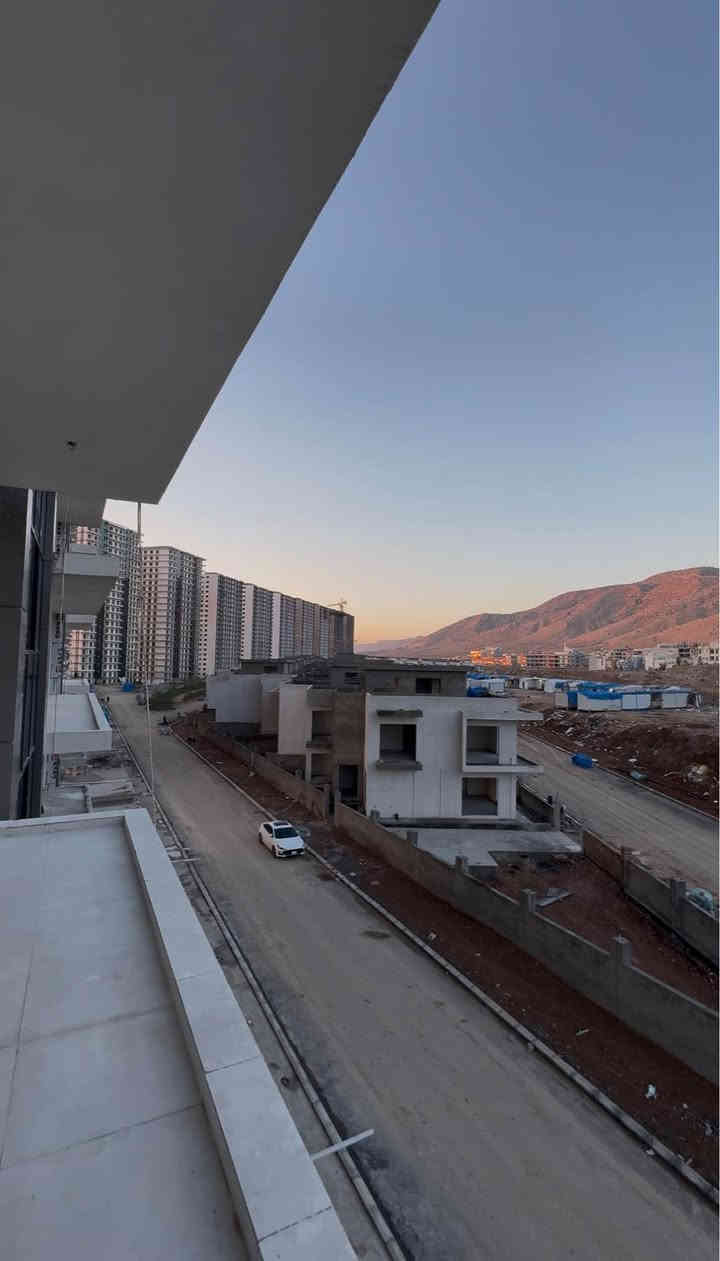 كوردي / عربي

شقه بو فروتن پروژى اوبيرا لاند
عماره 1
واجيهه شيمال شرق
مساحه 203 متر
جار ژورين نفستنى صال ڤه كرى دگه ل لينانگه ها سار وگه رم
سعر 75000$ مجال نقددددد

***********
***********
___________________________

شقه للبيع في مشروع اوبيرا لاند
عماره 1
واجيهه شيمال شرق
مساحه 203 متر
يتكون من اربع غرف نوم صاله مفتوحه ويا مطبخ حار وبارد
سعر 75000$ مجال نقدااااااااا

***********
*********** دهوك, العراق
