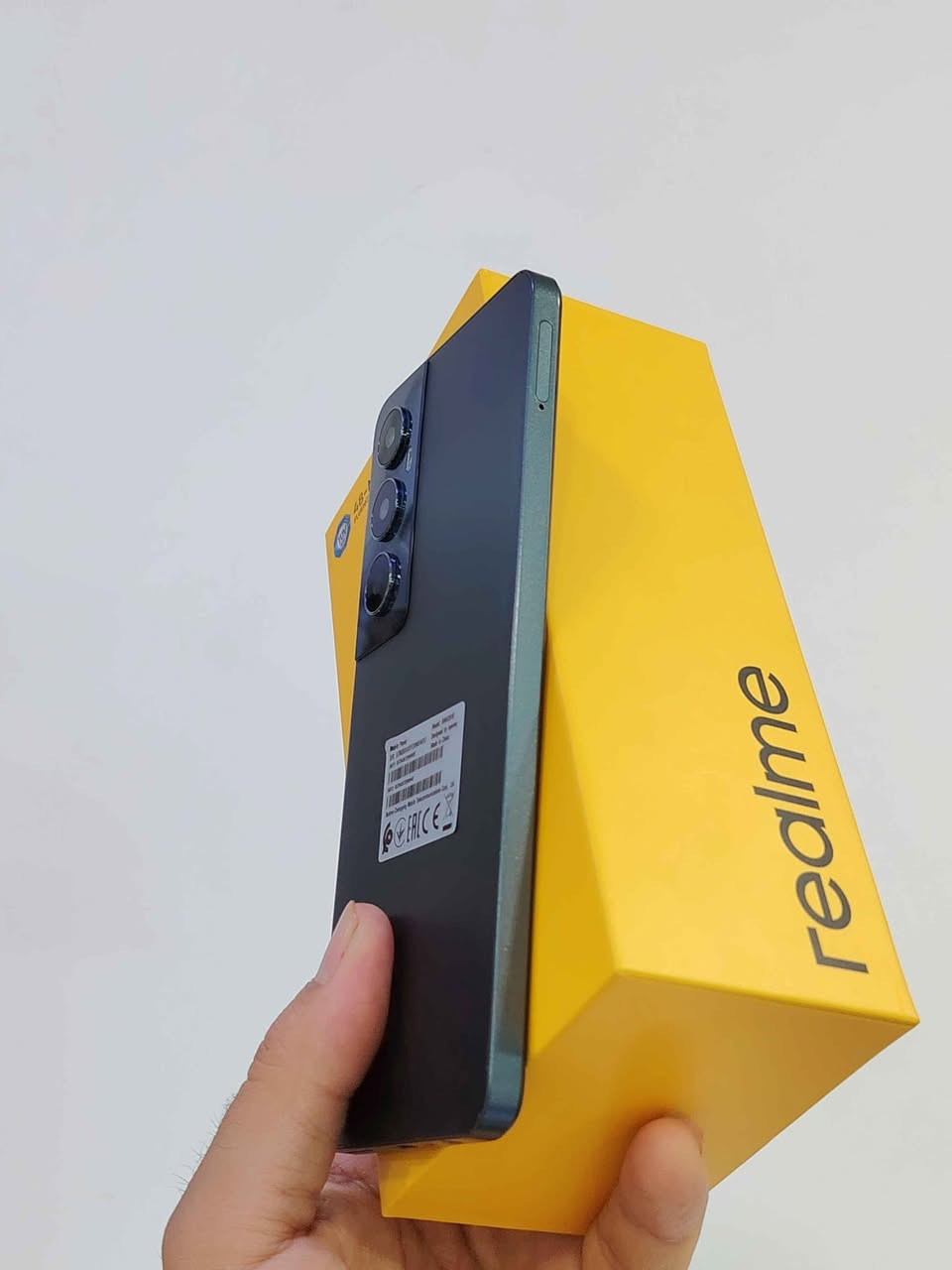 السلام عليكم للبيع ريلمي C65 استخدام قليل كامل ملحقات الاصليه جهاز حاله حال الجديد ذاكرة 256 جهاز مواصفاته قويه السعر 170 الف وبي مجال مكاني البصرة *********** البصرة, العراق
