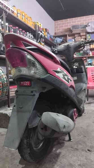 سلام عليكم عدله بلاديه ومختمه 
دراجه كفاله برغي مابيه نقص
مكينته تخبل لا صوت ولا نضوح ولا تبخير مكيتنه مامفتح بيه برغي دراجه ملاحهه يخبلن وكفراته اصليه دراجه شلعه معدل وجاهزه سلف وهندر كهربائياته كله شغاله دراجه نعومه الي ببالك كابيتر مجامع كلهه بلاديه الدراجه رايده ب900 وبيه مجال حك الجيه مكاني بغداد الدوره
*********** بس واتساب هم
