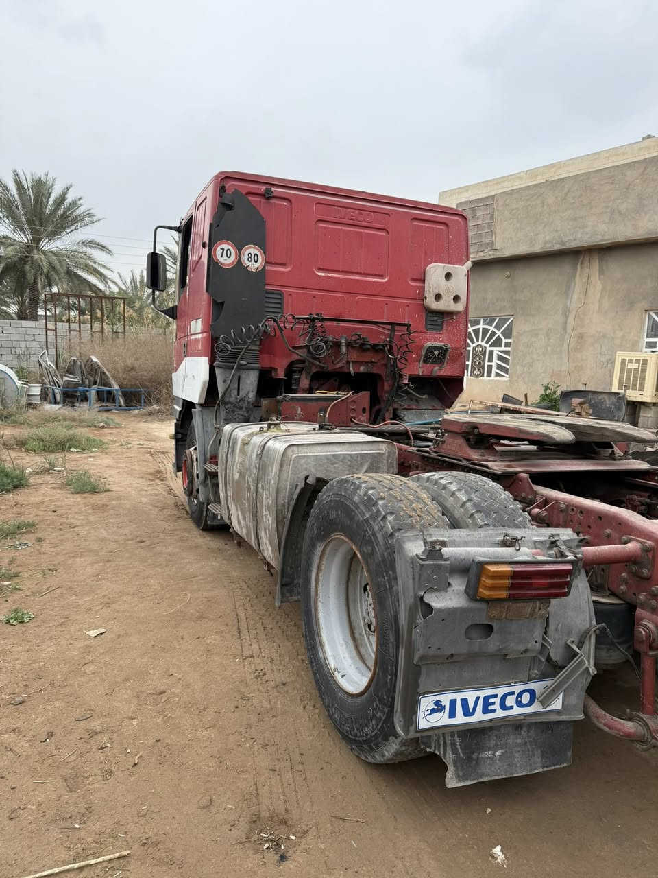 سلام عليكم أفيكو للبيع موديل 1996مسجلة تنكر رقم ديالى مكينة وكير وشاصي خير من الله السيارة شغالة مابيها أي نقص السعر 80بيهة مجال العنوان ديالى بعقوبة اتصل ودلل ***********
