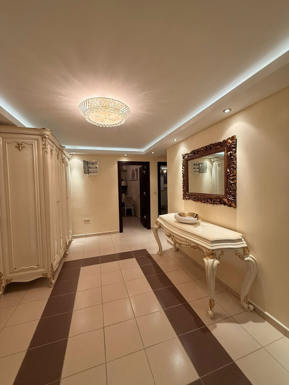 ‏‎شقة دوبلكس للبيع  في مجمع افروستي -دهوك 
‏‎عمارة:B34
طابق:7-8
‏‎‏‎المساحة ١٨٦م
‏‎غورقة :٣+١
‏‎واجهة. شمال -غرب 
‏‎‏‎اذا كنت ترغب في شراء شقة او بيعه يمكنكم التواصل معنا
‏Tell-0750 492 1308
‏Whatsappe-Viber
