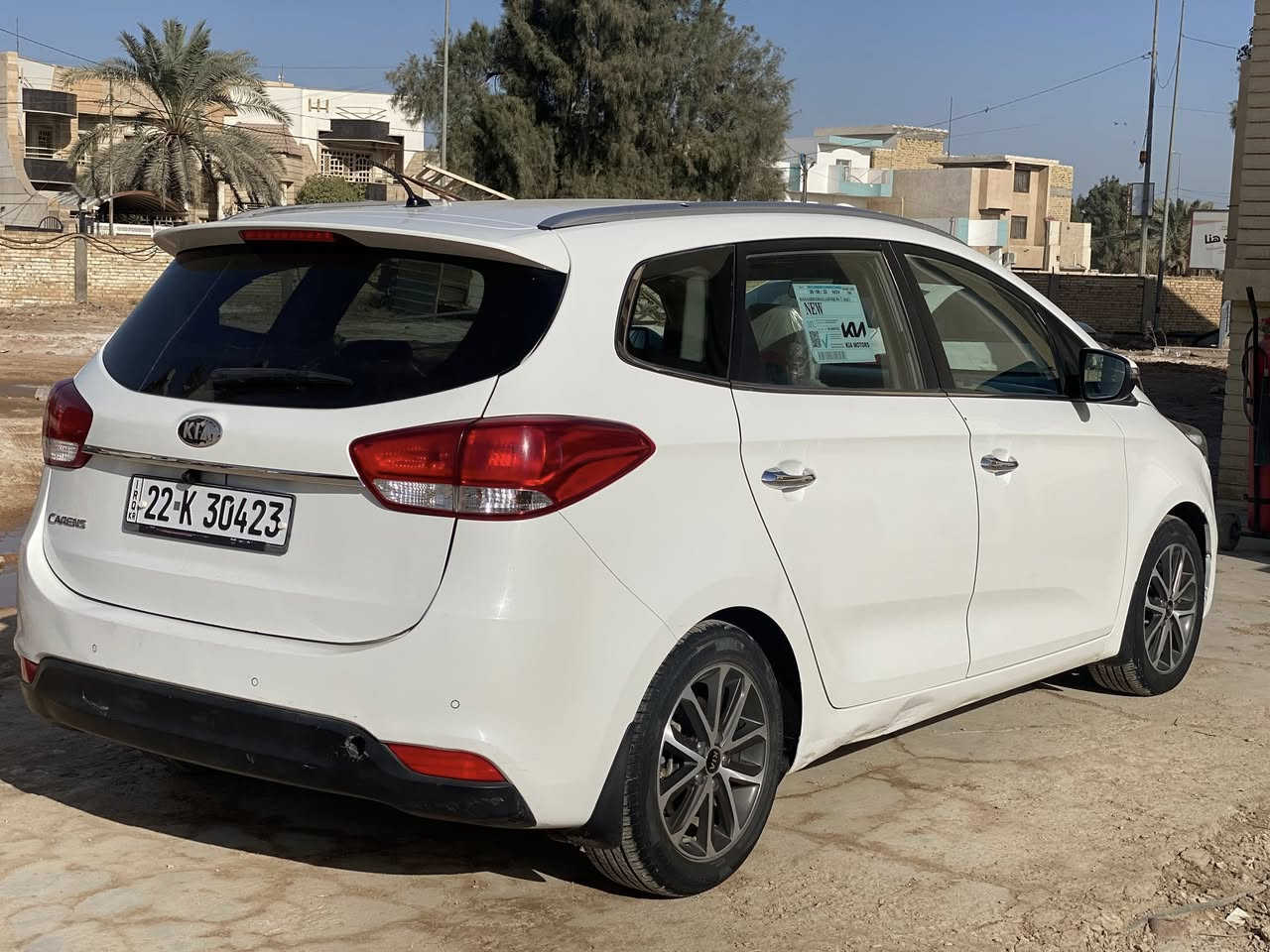 السلام عليكم 
للبيع كيا كارنز 
مديل 2014 
رقم أربيل الإنكليزي  الجديد 
محرك 2000 دوش جديد  لا صوت ولا تبخير 
مواصفات سياره
نضام كروز سرعه 
نضام ECO
شفتات ستيرن
نضام ترحيب 
مري  اشاره وشفط
سبعه راكب 
لايت دوار 
تبريد قطعتين 
دواخل بيجي 
السياره مكفوله  
ماعدا بارد بسيط موشر بالصوره 
وبدايه البنيد تكشير صبغ 
السعر 145 وبيها مجال 
مكان السياره بالديوانيه 
الاتصال ***********
