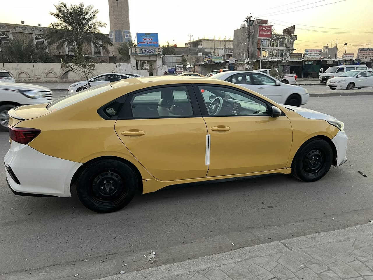 سلام عليكم 
عندي كيا فورتي موديل 2021 
للبيع السياره ليبل واحد ما عدا البنيد 
فول مواصفات فتحه بصمه بغداد بسمي 
السياره جاهزه كير اي تي جديد محرك جديد عنوان بغداد البياع السعر 120 وبيها مجال الهاتف *********** رحمه على والديكم الموشراي لا يتصل ولا يراسل
