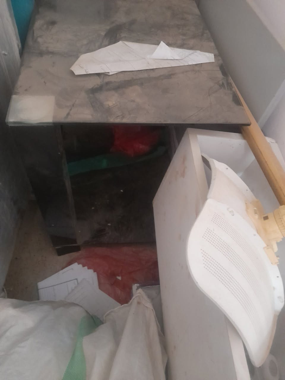 السلام عليكم 
اثاث للبيع 
وبسعر مناسب 
***********
