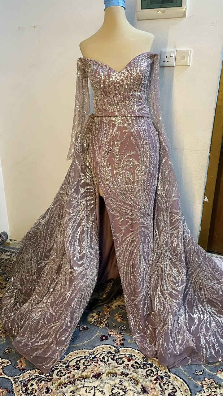 فستاني للبيع اخذته من احمد البديري ب 400$ ابيعه 250 الف وبي مجال بسيط لبسته ساعه وحده فقط قياس 40 بس بي قيطان يتصغر ويتكبر ال تحب تدخلي خاص


**إذا كنت صاحب هذا الإعلان وتريد حذفه لأي سبب، رجاءا أرسل رسالة إلى الدعم الفني**