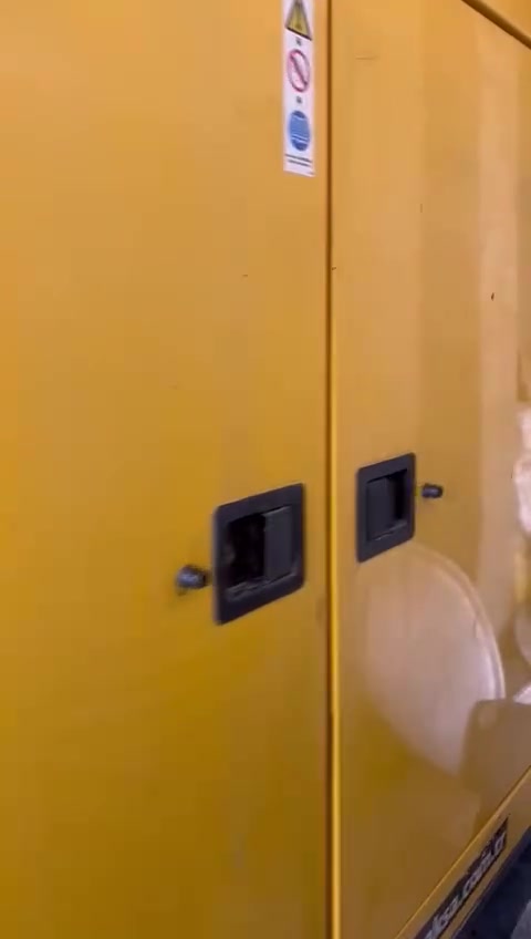 سلام عليكم مولدة للبيع دايو ٣ كورات
١٨٥ كي في ستفسار عل ***********
