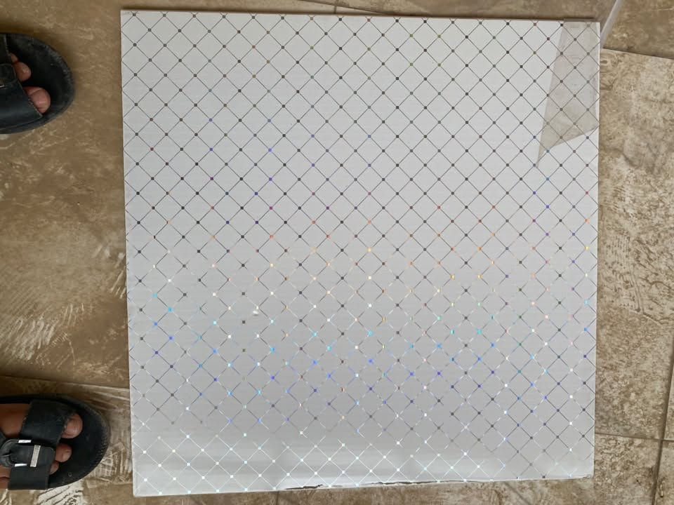 السلام عليكم سقف ثانوي مستخدم للبيع هو والحديد 
سعر متر ١٠٠٠  الف فقط 
كميه ٧٥٠ متر  العنوان ناصرية 
***********
