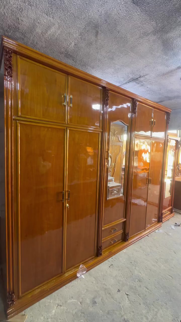 سامعين بالغرف الكطة هاي الغرفة لكطة والي يلحك عليها بالعافية علية للحجز ***********
