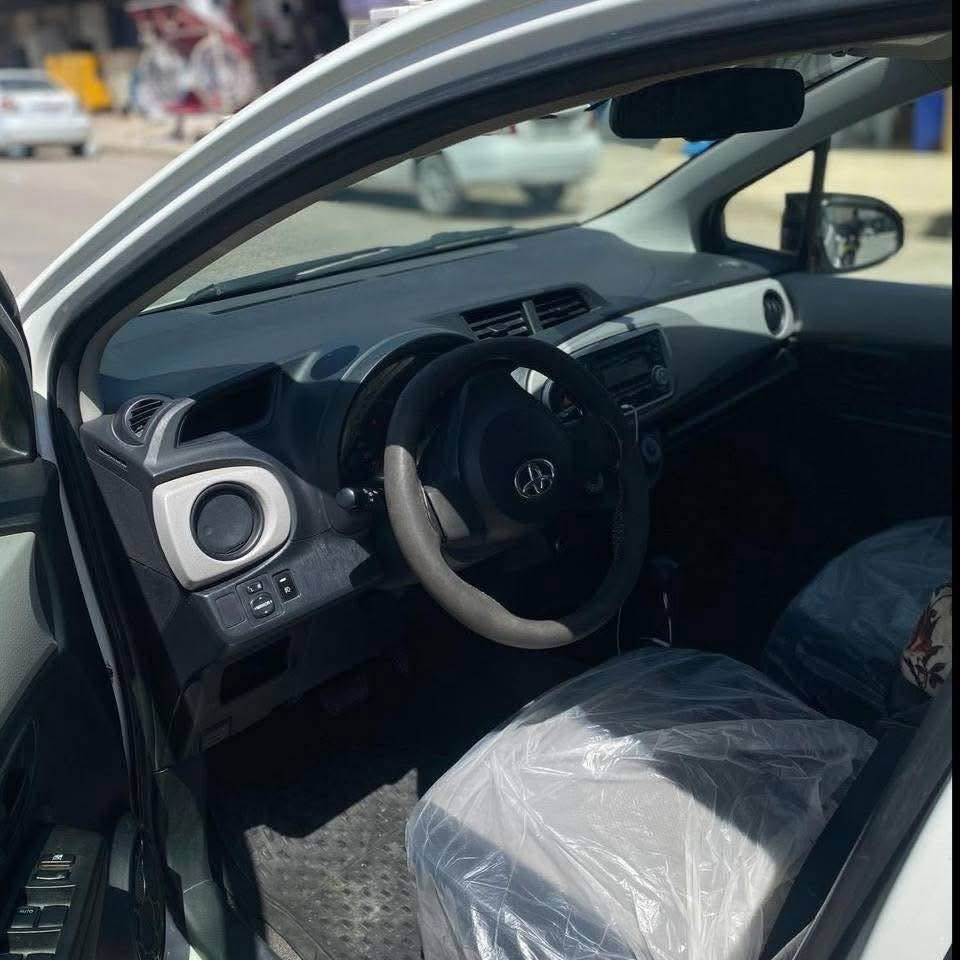 تۆیۆتە یارس ٢٠١٤ سەیارەکە زۆر پاک و خاوێن ماوەتەوە سەیارەچی توند و تۆلە هیچ هیچی نیە جاملغی پێشەوە لای دۆسە قۆپەچی هەیە چانەکرایە بێ سبوغ و بێ تەحدیل سعری ١١٢ و مەحمەلەچی برایانە رەقەم *********** أربيل, العراق
