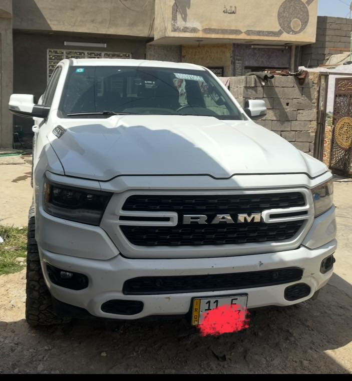 السلام عليكم 
دوج رام موديل 23 للبيع 
موصفات 👇🏻

باب طويل بدي قصير
محرك 8 
معلاية بامريكا 
كزوز بلادي 
شاشة كبيرة 
سيارة نضيفة وكشرتها حلوة.
وبعد بيها مواصفات .

السعر : 3و25 بيها مجال

لاستفسار اتصل على الرقم : ***********
