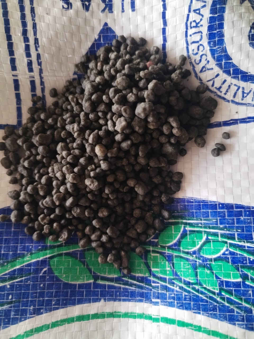 السلام عليكم ورحمة الله وبركاته
#انواع الداب لدى #مصطفى الجبوري 
إلى أصحاب المحلات #التجارية والمزارعون
يتوفر لدى #مكتب مصطفى  #الجبوري 
1- #سابك #سعودي الاصلي 1,280 طن 
2- #سنبلة #الخضراء الاصلي 1,270 طن
3- #ابوالكف الاصلي              1,230 طن
4- #سولفات #كرانول الاصلي  580 طن
5- #كرمانشاه الاصلي             910  طن
6- #الخليج #فارس الاصلي     800 طن

العنوان اليوسفية 
#منطقة #البعامر #محلات جبور

*********** مصطفى الجبوري
