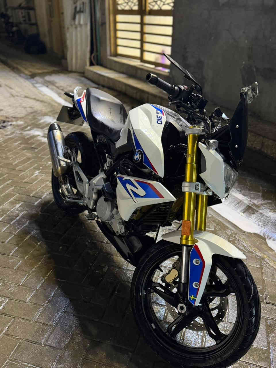 السلام علیكم دراجة BMWللبيع الدراجة ماشية عشرين الف دراجة مميزة خمس قطع اعتقد بلعراق المكينة 310معدل 180نضام البريكات دسكات واي بي اس السعر 35وبيها مجال لشراي ***********
