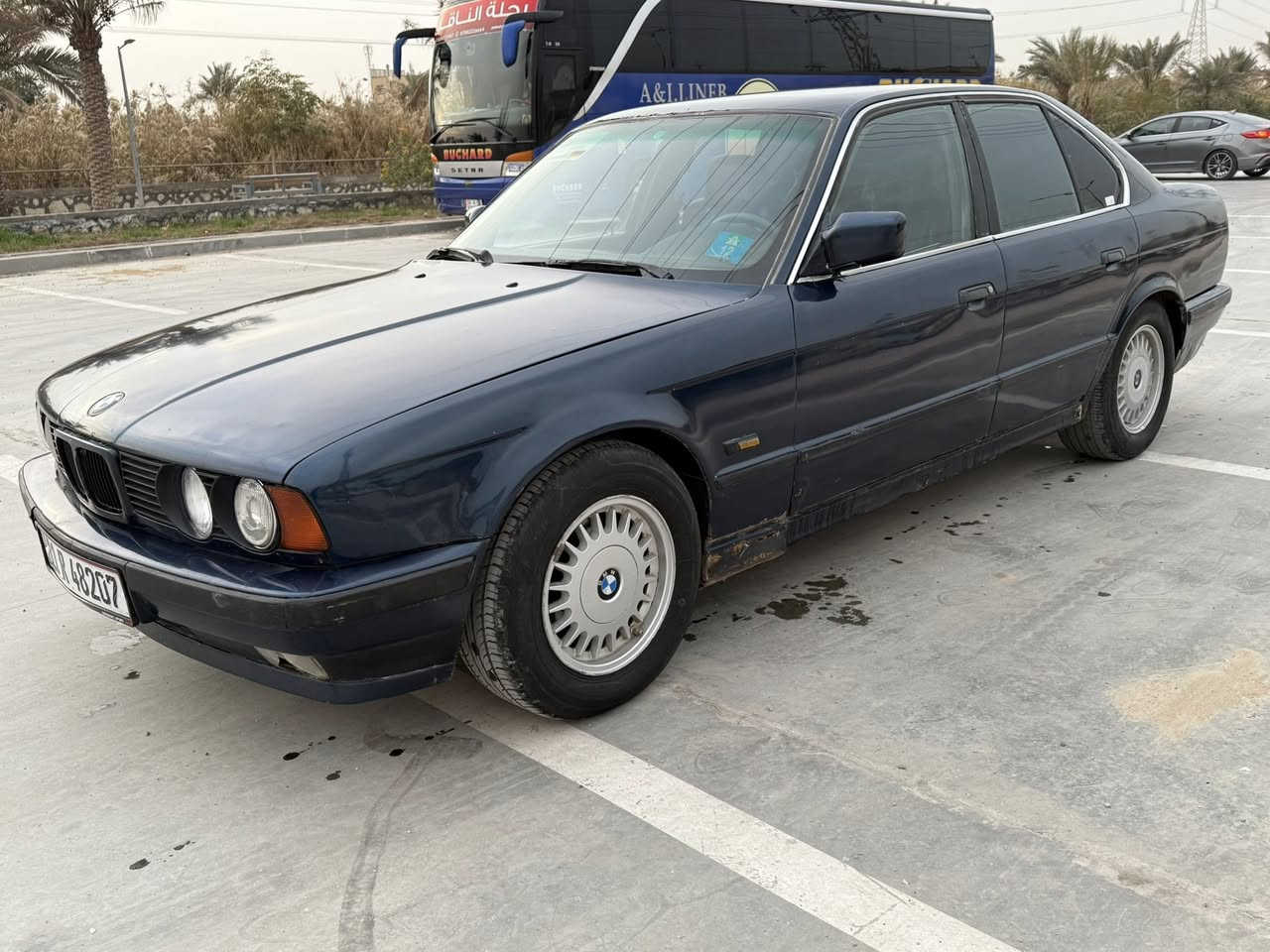 السلام عليكم.

🚗 BMW 525 مفتوح
رقم إنكليزي – بغداد – باسمي
نقل ملكية ثاني يوم مباشرة

🔧 المواصفات:
 • كير ومكينة مكفولات 💯
 • السيارة بحالة جديدة جداً
 • تبريد شغال (ثلج ❄️)
 • تايرات جديدة 🛞
 • دواخل نظيفة وجديدة
 • وارد يابان 🇯🇵
 • بدون حادث

💰 السعر: 45
وبيه مجال للطيبين 

📞 للتواصل: ***********  العنوان/ النجف الاشرف
