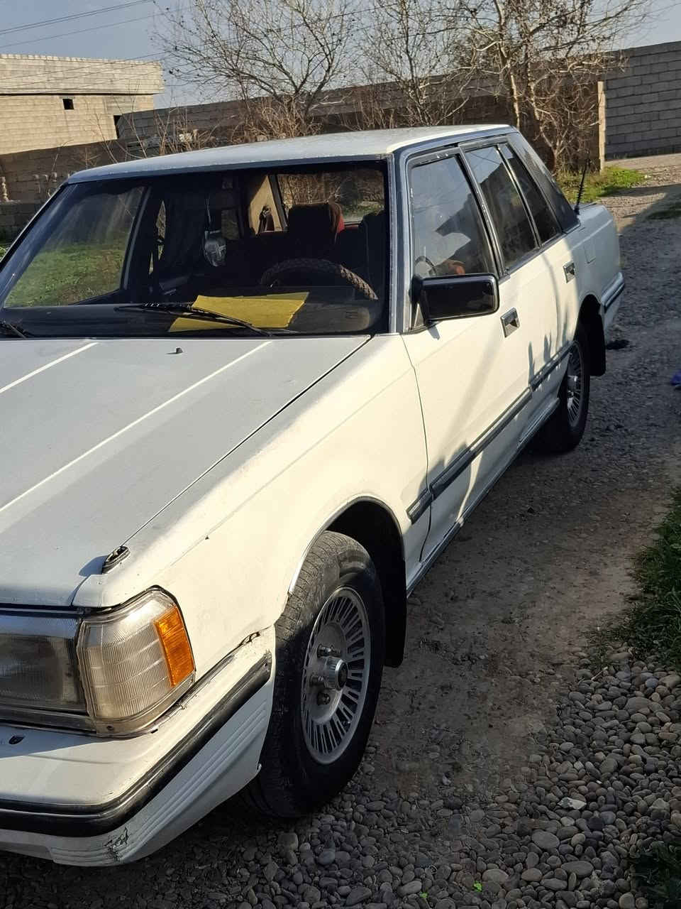 السلام عليكم سوبر 85 للبيع او المراوس سياره مال بيت  
كير شرط محرك اول ما اشغل بي صوت وراها يروح سياره جديده مال بيت كهربائيات شغاله صدر جديد بيها ملاحضات بارد قليله سياره حلوه حيل وناعمه رقم نينوى دولي سنويه لل 30 شرعياتها كلها شرط سعرها 38وبيها مجال مكاني الشرقاط الساحل الايسر  ***********
