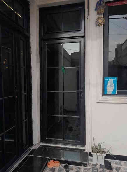 السلام عليكم بيت للبيع  فقط ١٥٠م  مع ارض ١٠٠متر  فارغه بدون بناء نفس العقار الشعله الرواد طابو صرف  يباع كاملا او البيت بسعر والارض بسعر للعلم البيت طابقين كامل حديث بناء٢٠٢٥ مابيه اي نقص يتكون من ٦غرف نوم واستقبال طول ٧م ومطبخ ٥م وحوالي ٥×٦ و٣ مجاميع صحيه البيت كله ديكورات علما المنطقه كامله الخدمات فقط التبليط الاستفسار الاتصال على الأرقام الموجوده ***********او ***********ا او على الاواتساب او على الخاص والله خير الرازقين
